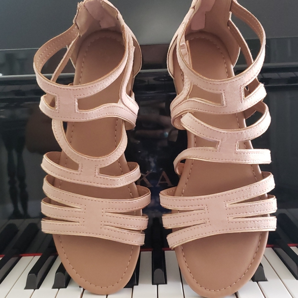 Blush strappy sandals size 8.5